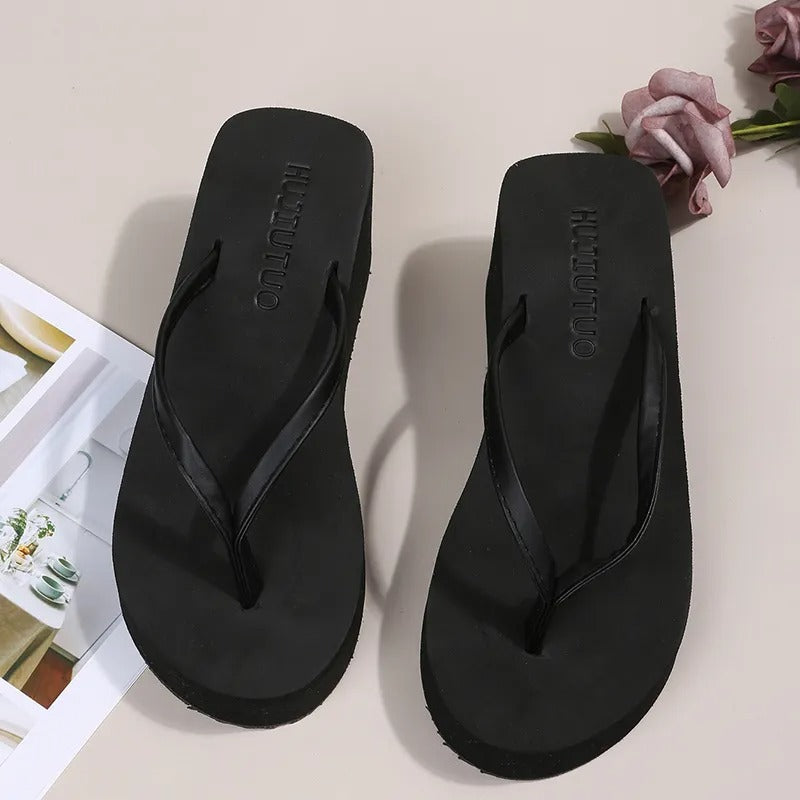 Damskie Klapki na Koturnie – Design na Palcach