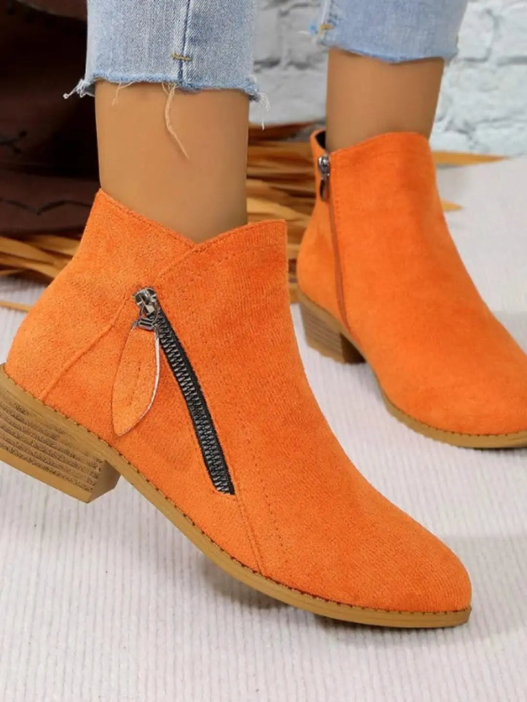 Zamszowe Botki na Zipper - Styl Chic i Niezrównany Komfort vivano-warszawa